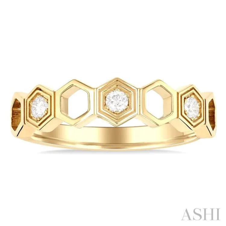 1/8 ctw Hexagon Shape Round Cut Diamond Fashion Ring in 14K Yellow Gold