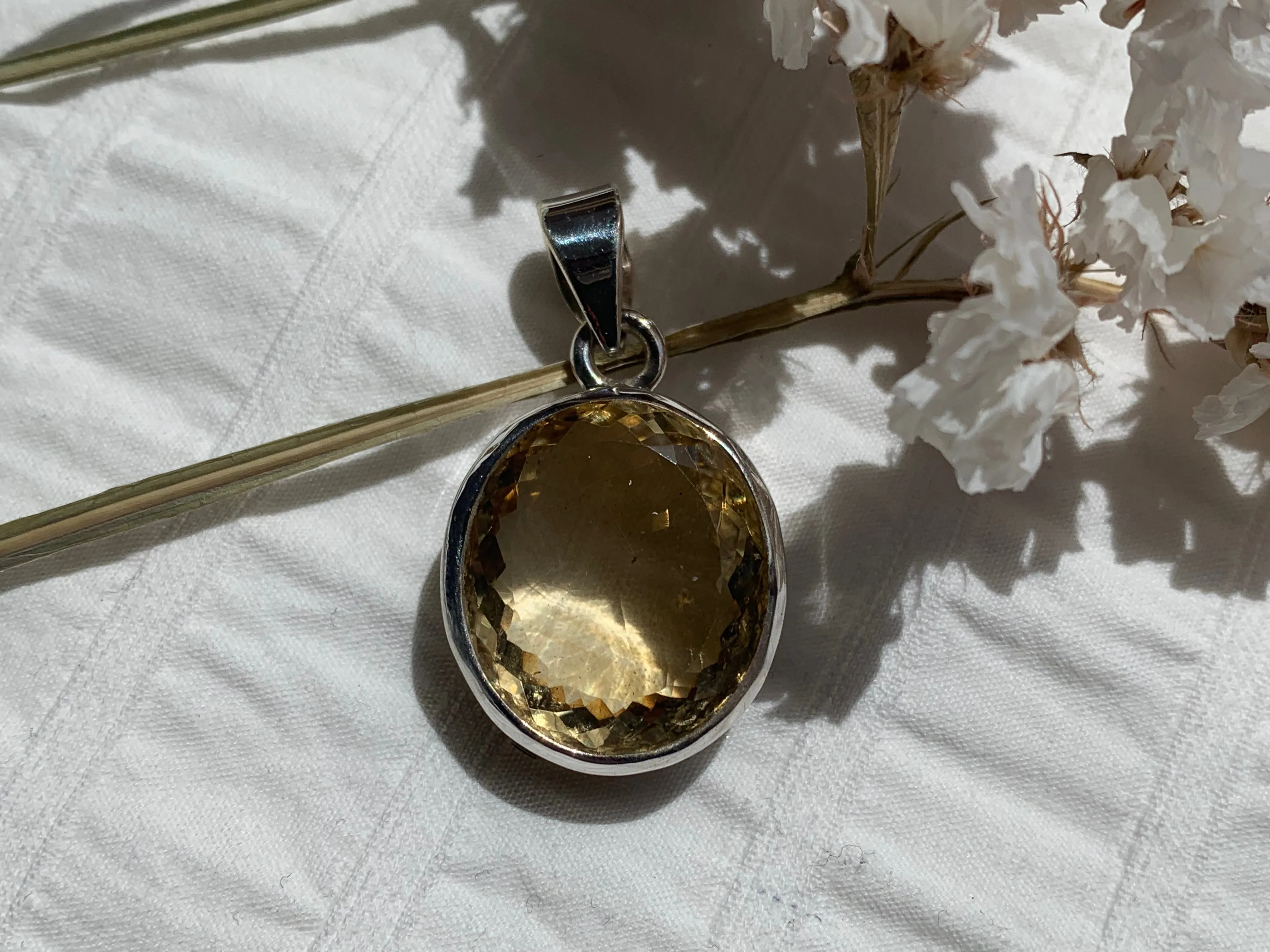 Citrine Naevia Pendant - Large Round