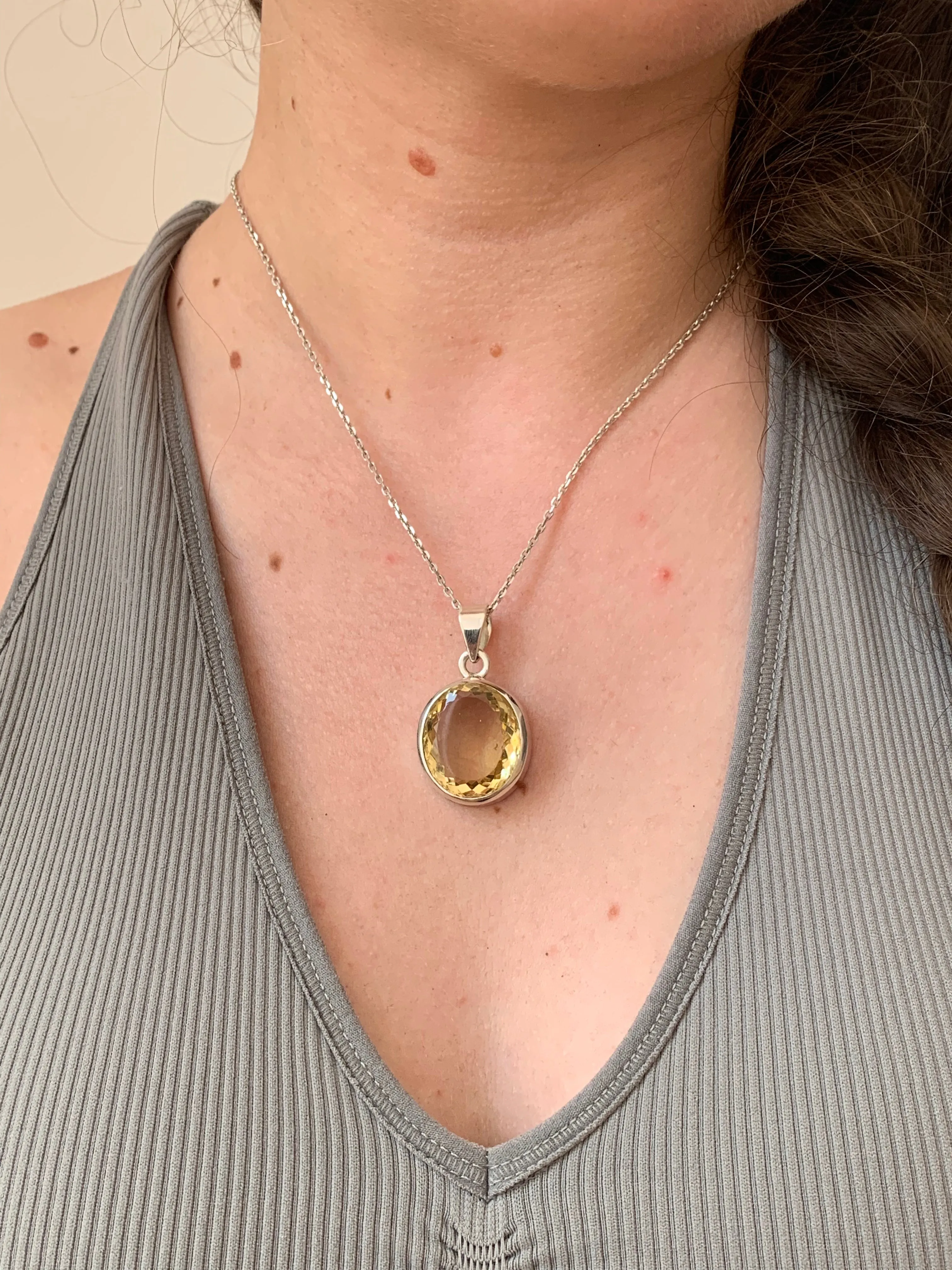 Citrine Naevia Pendant - Large Round