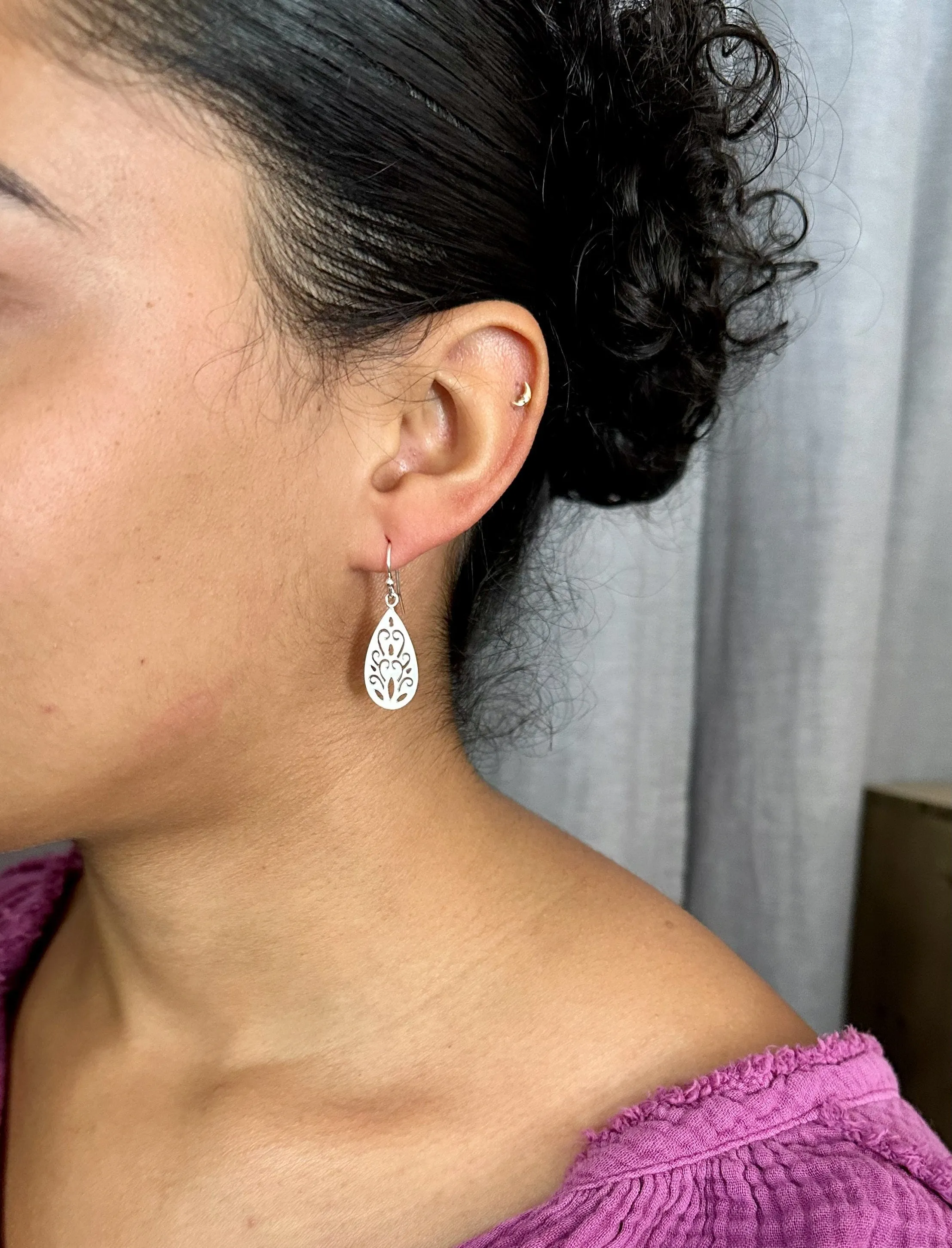 Cutout Teardrop Earrings