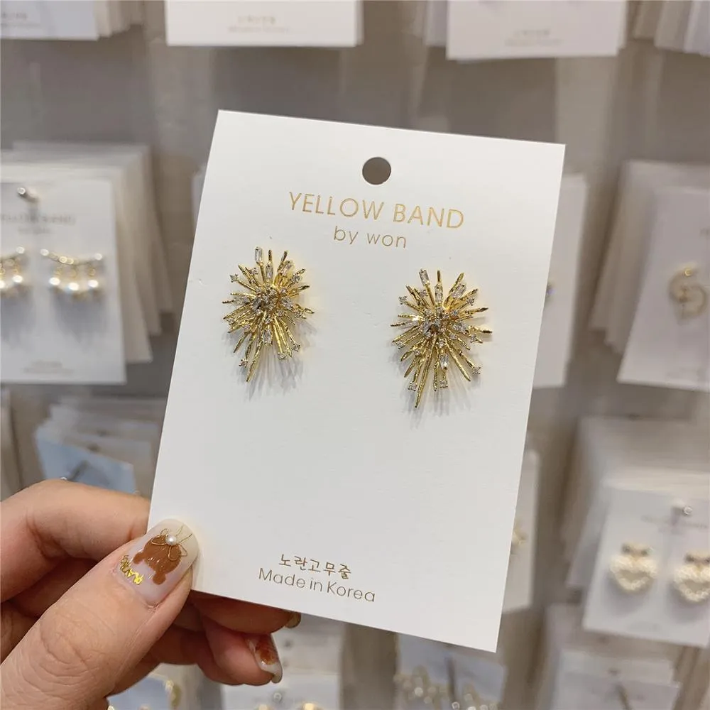 Elegant Plant Design Stud Earrings For Women