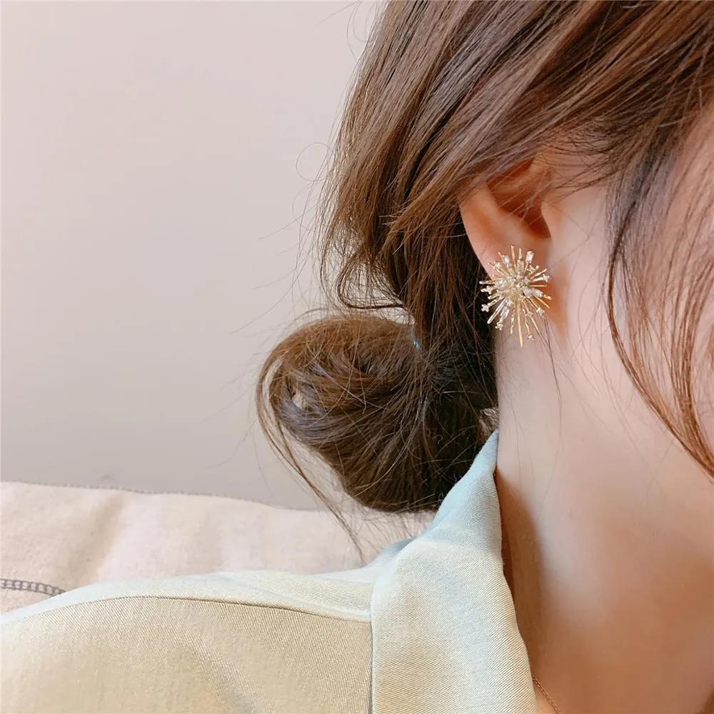 Elegant Plant Design Stud Earrings For Women