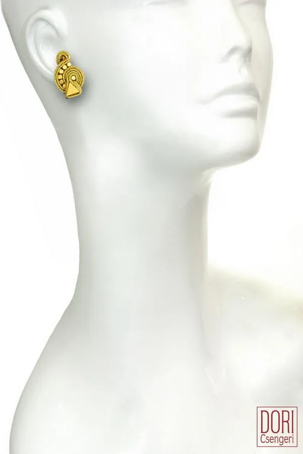 GoGo Gold Earrings - Pair