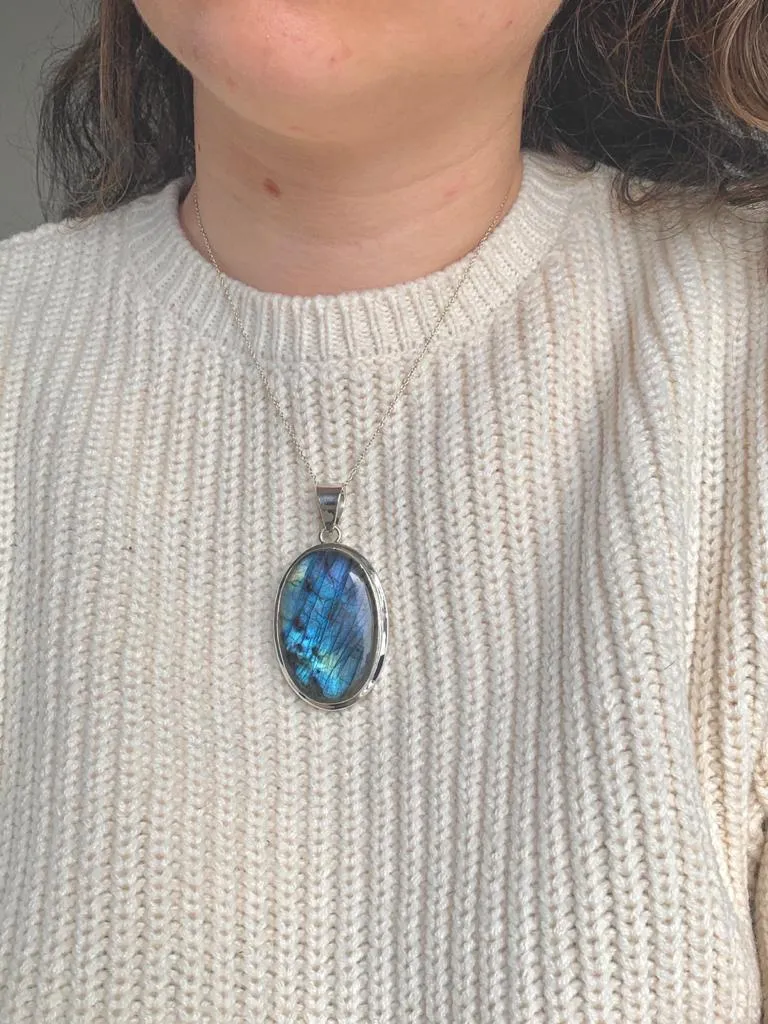 Labradorite Ansley Pendant - Large Oval