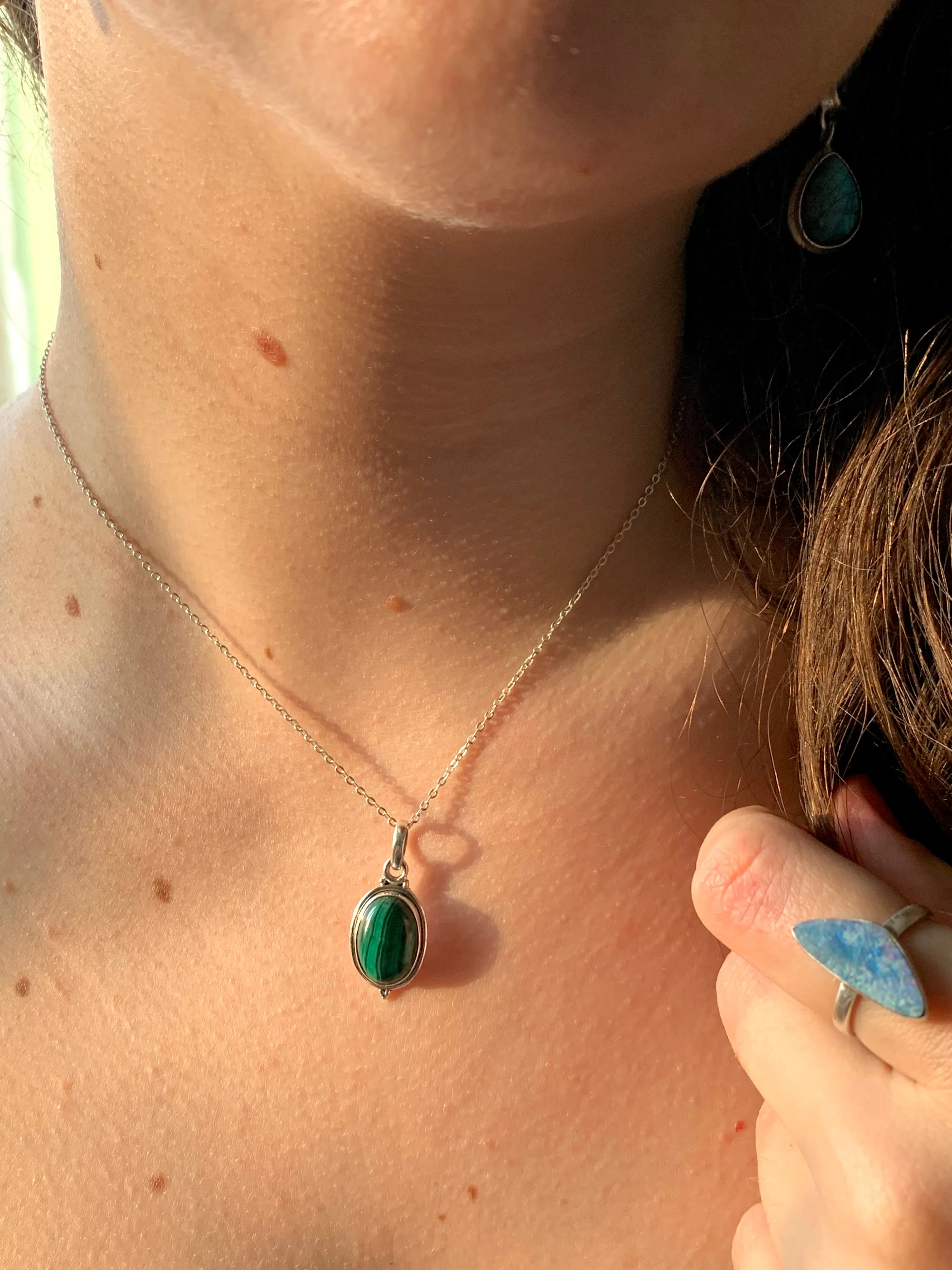 Malachite Ari Dot Pendant - Oval