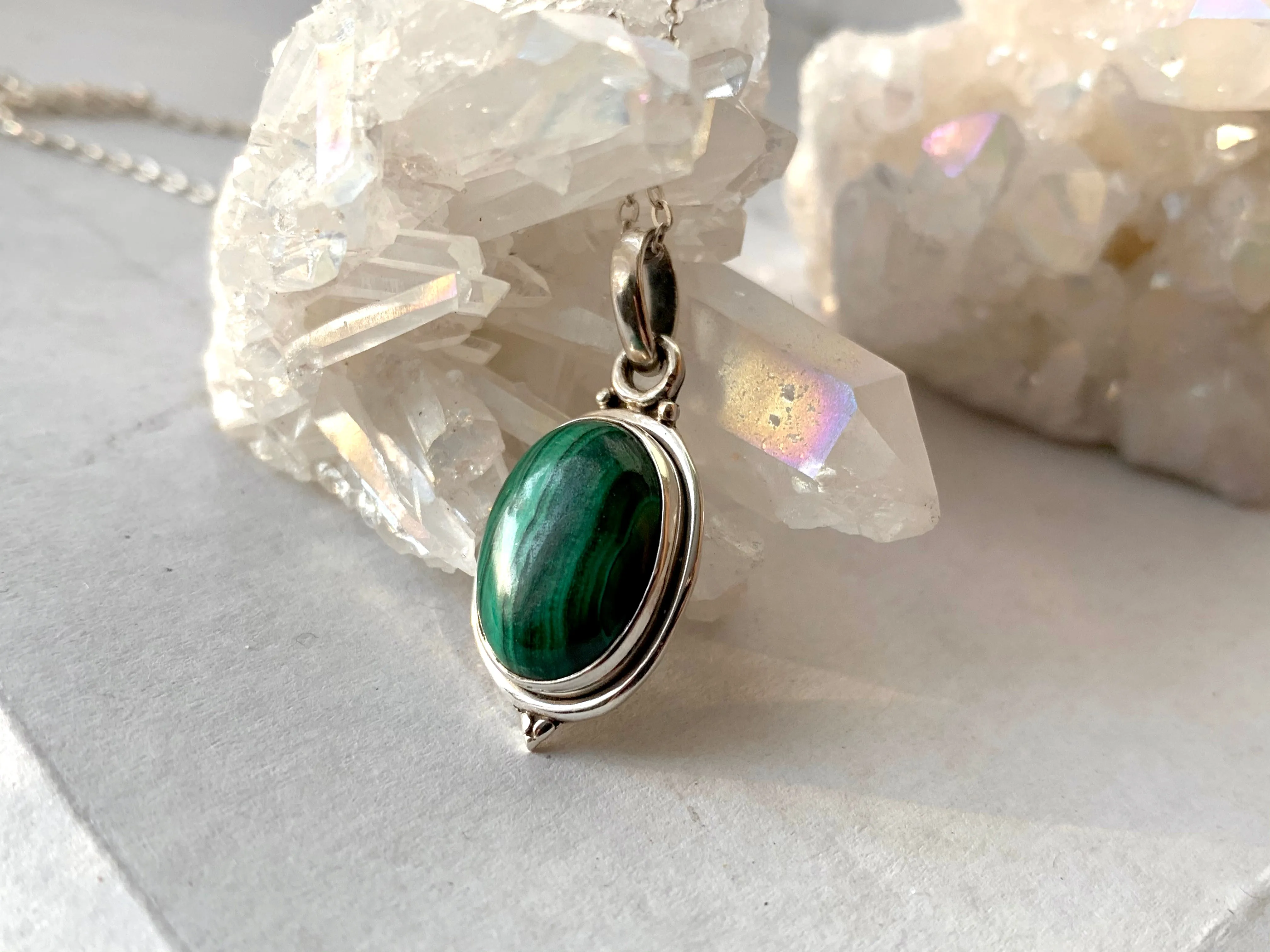 Malachite Ari Dot Pendant - Oval