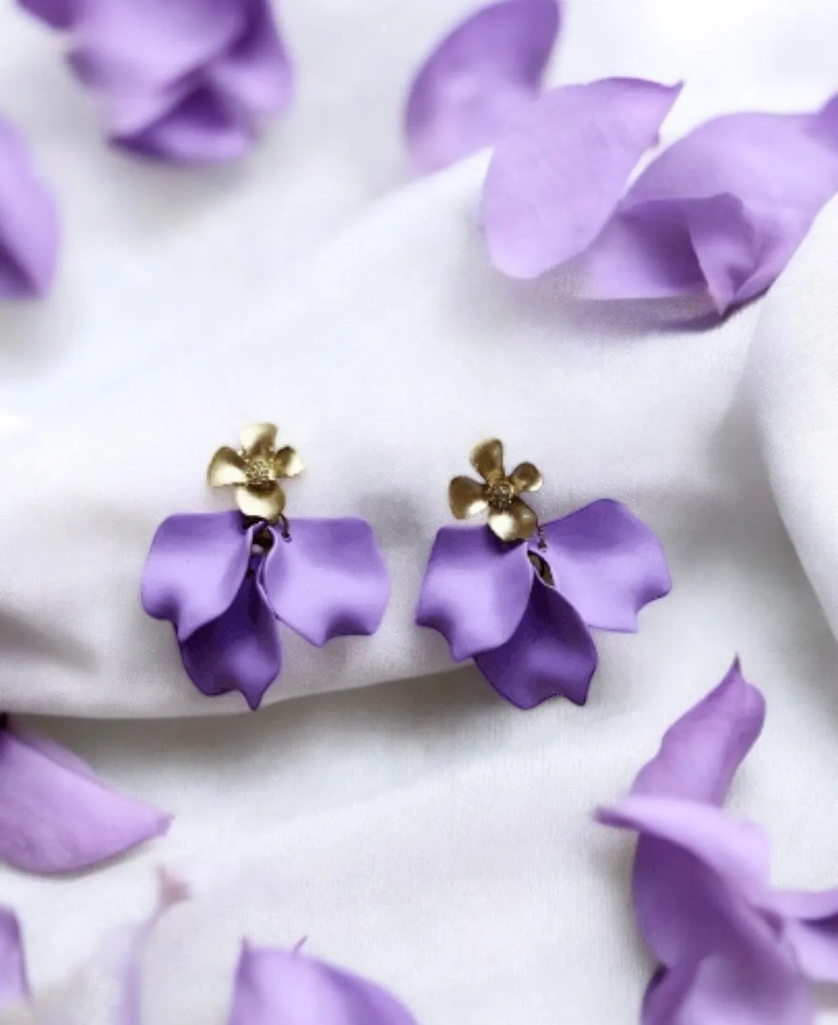 Purple - lilac flower earrings | dangle petals baroque earrings | unique golden bar geometric floral earrings | bridal party wedding earrings