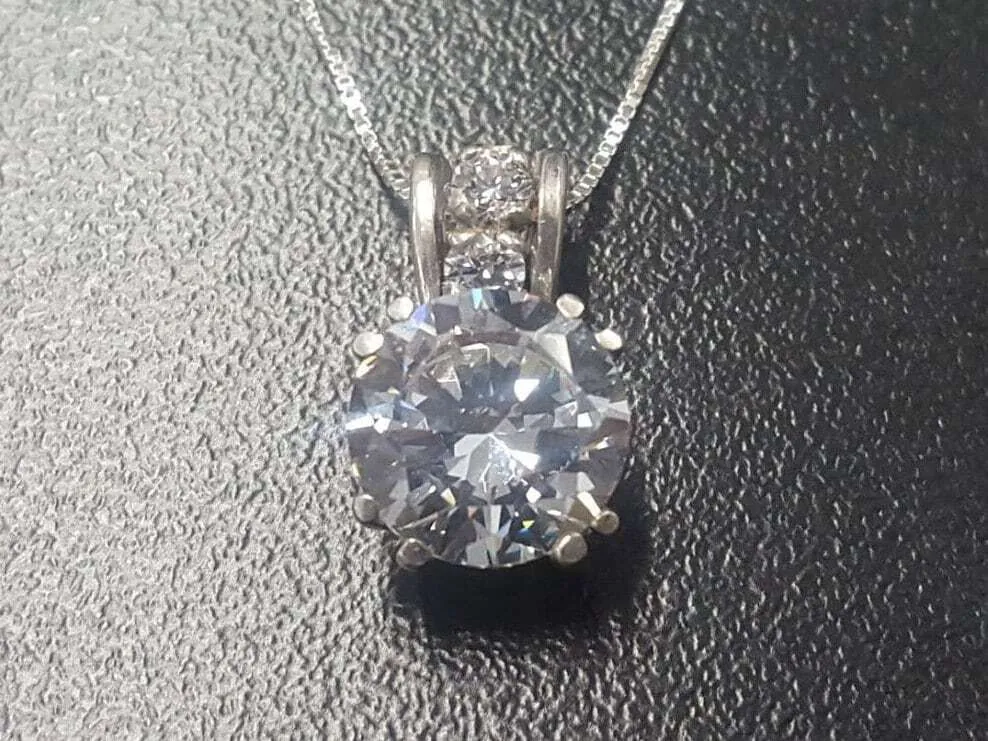 Sparkly Diamond Pendant - Classy Diamond Necklace - Elegant Vintage Necklace