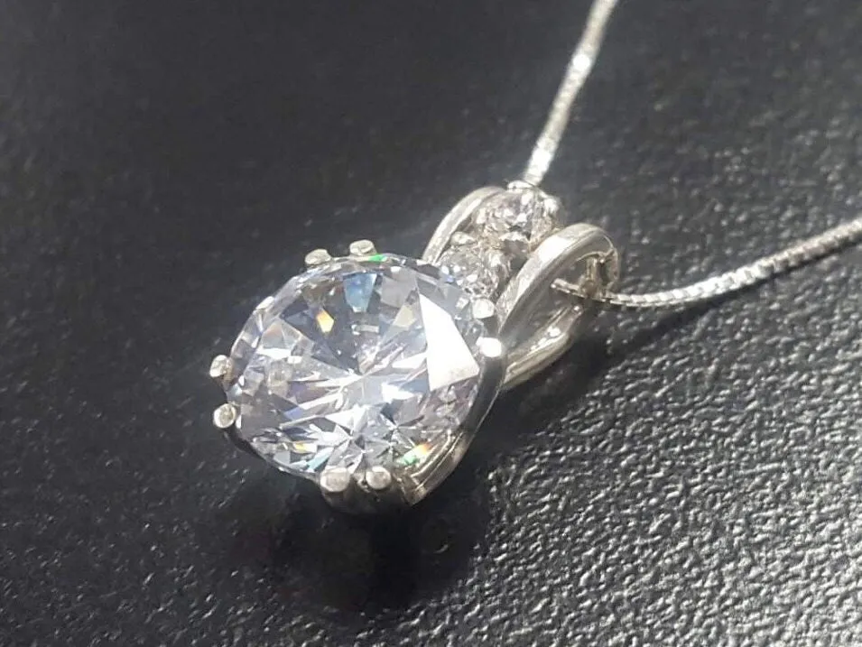 Sparkly Diamond Pendant - Classy Diamond Necklace - Elegant Vintage Necklace