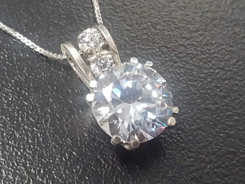 Sparkly Diamond Pendant - Classy Diamond Necklace - Elegant Vintage Necklace