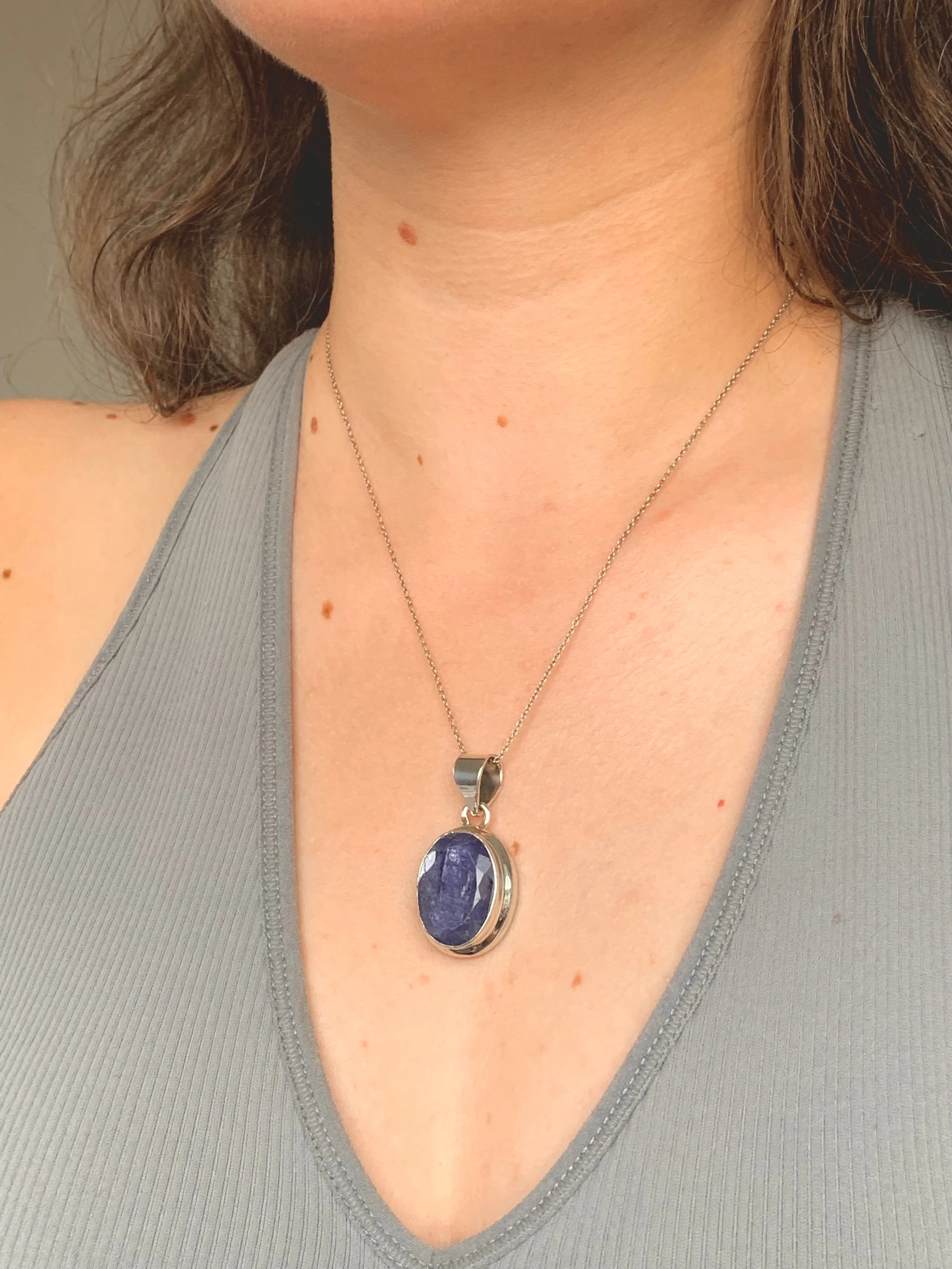 Tanzanite Ansley Pendant - XLarge Oval (Faceted)