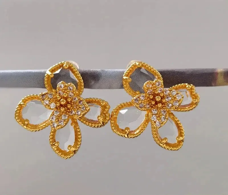 VAIGE Elegant Retro Floral Drop Earrings