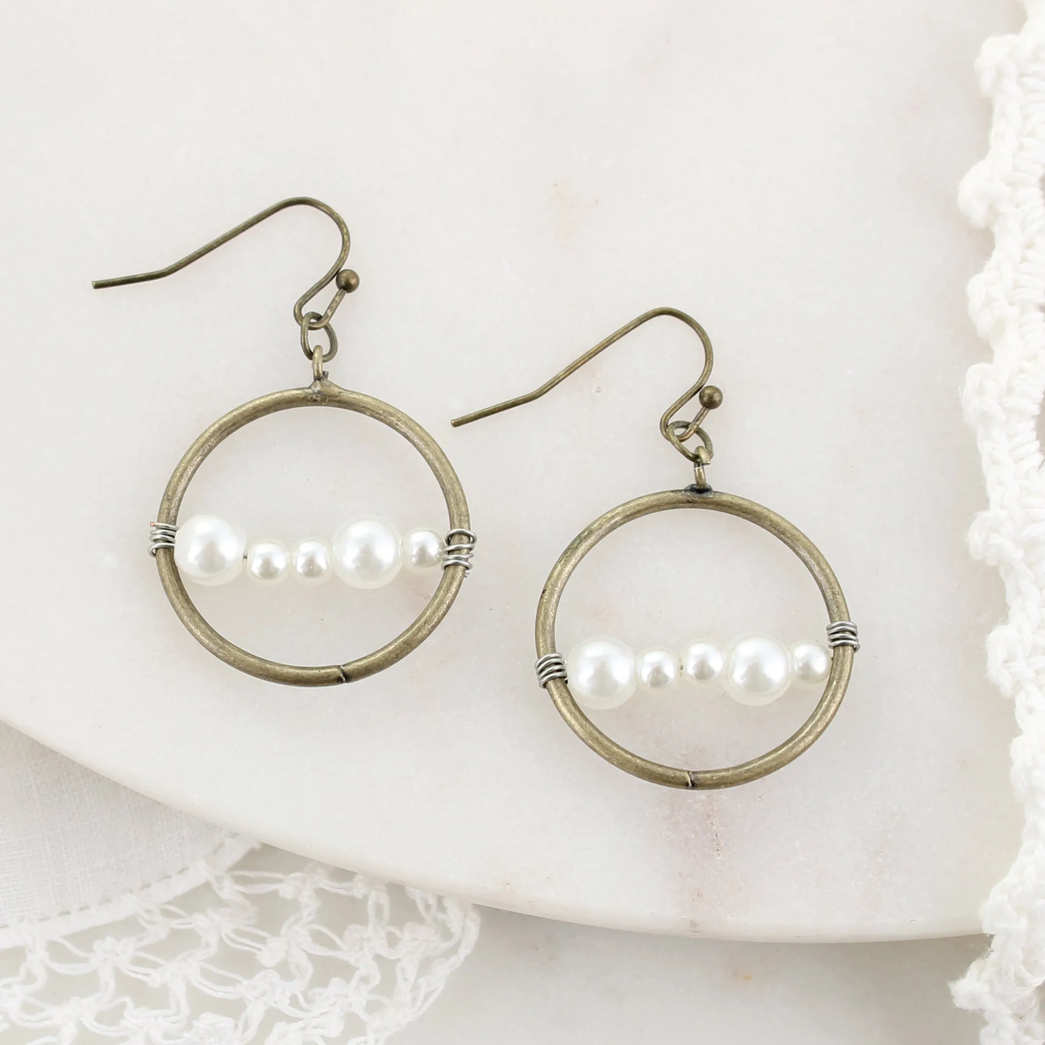 Vintage Circle w/ Pearl Bar Earrings